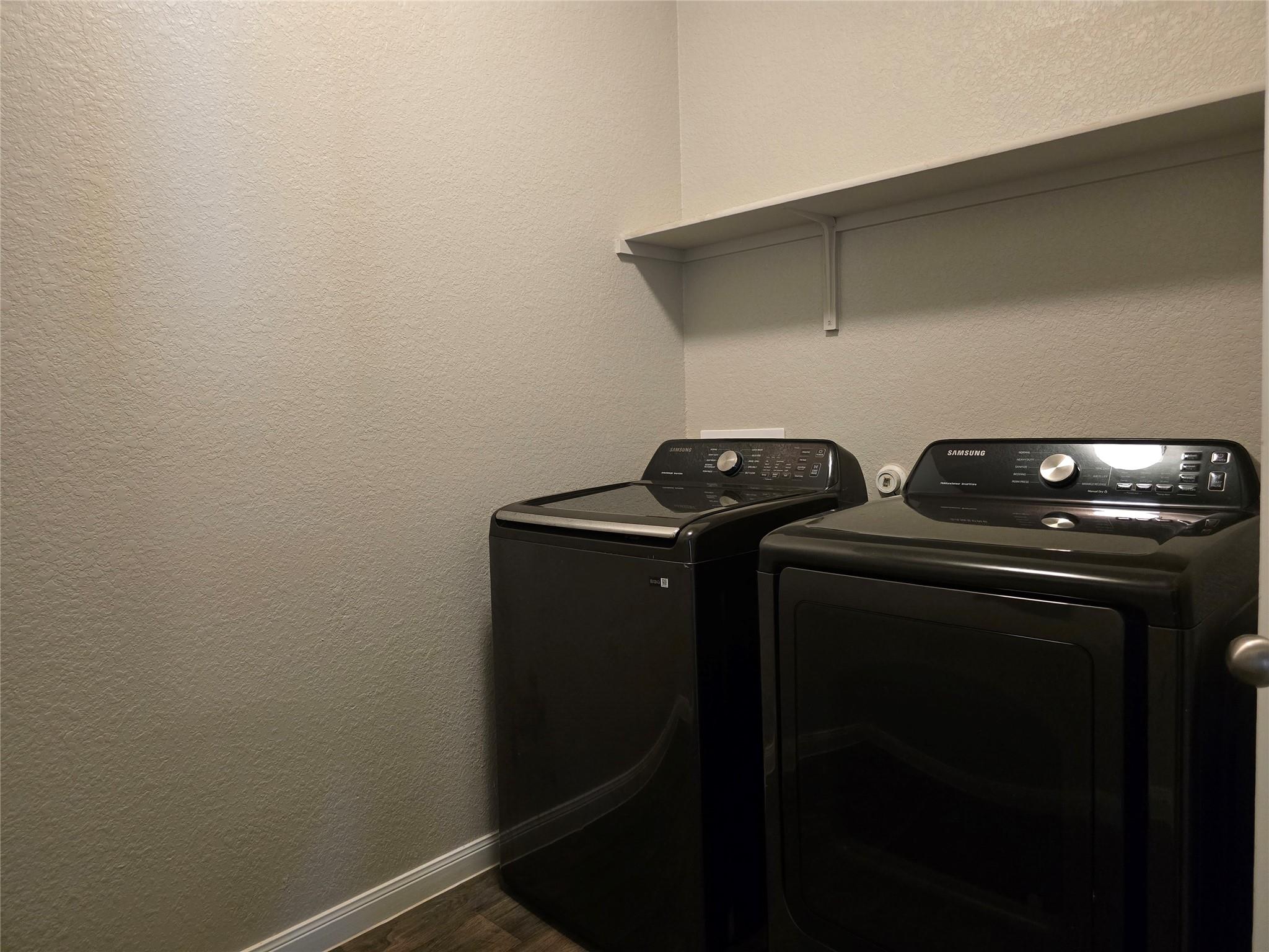 101 Stellamar Dr, Hutto, TX 78634