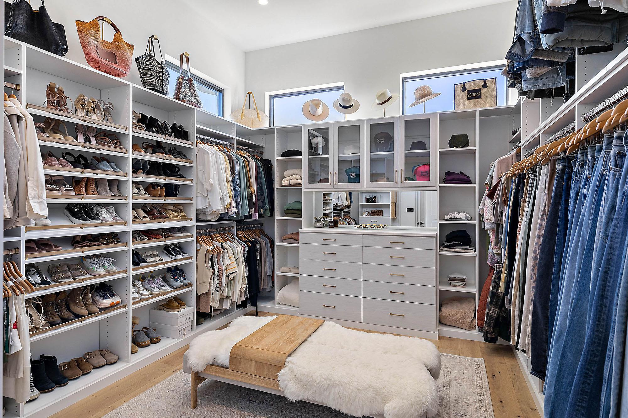 400 Medlin Creek Loop, Dripping Springs, TX 78620