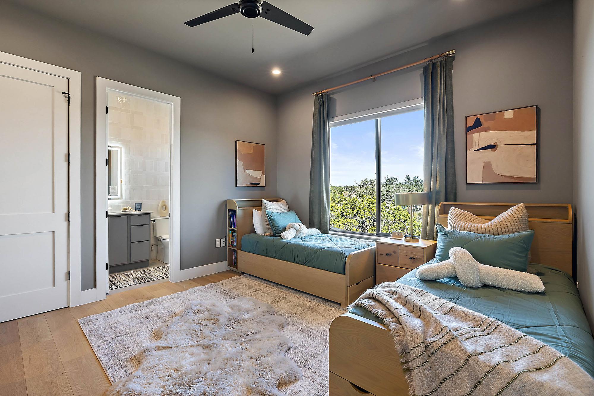 400 Medlin Creek Loop, Dripping Springs, TX 78620