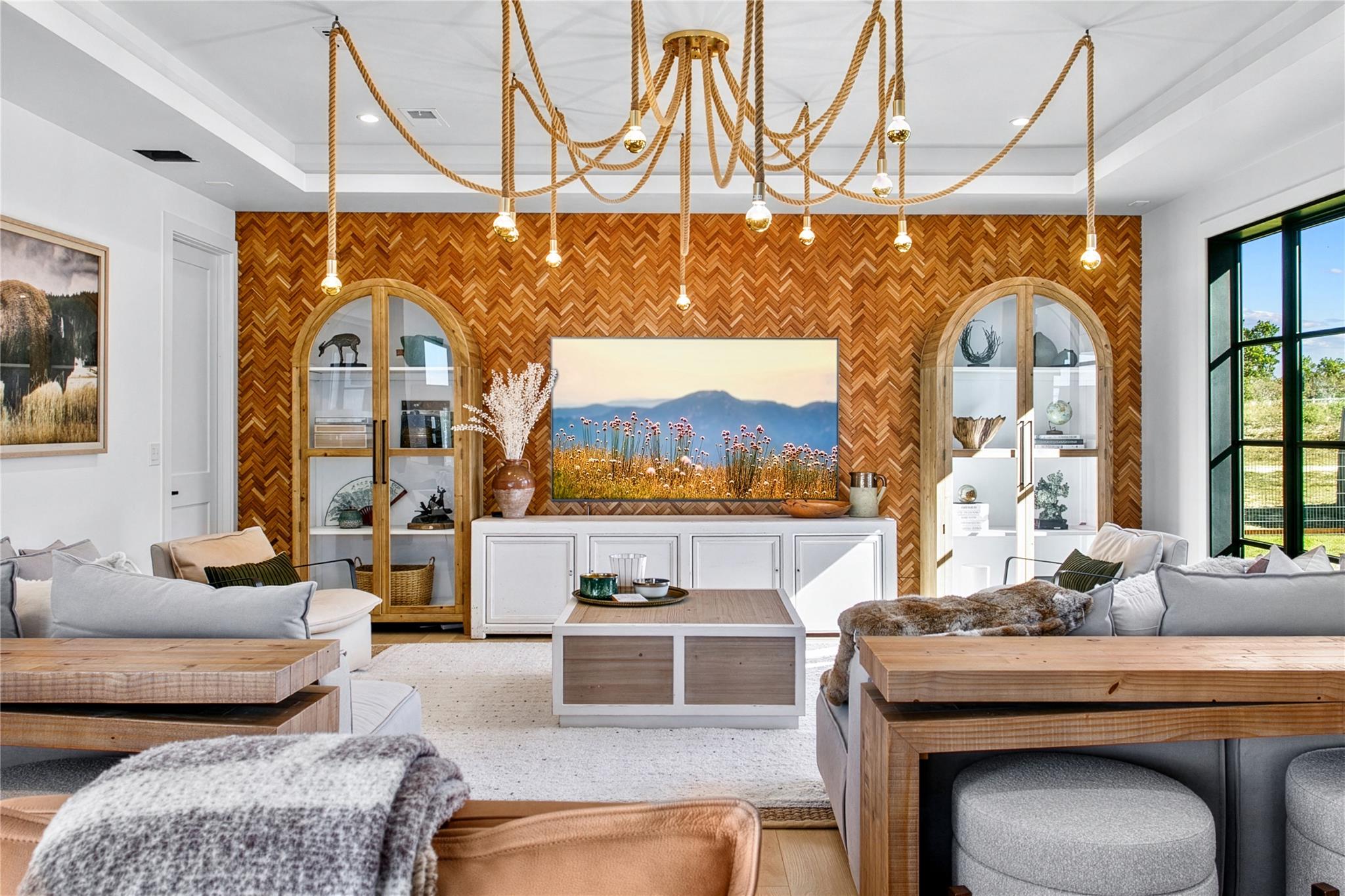 400 Medlin Creek Loop, Dripping Springs, TX 78620