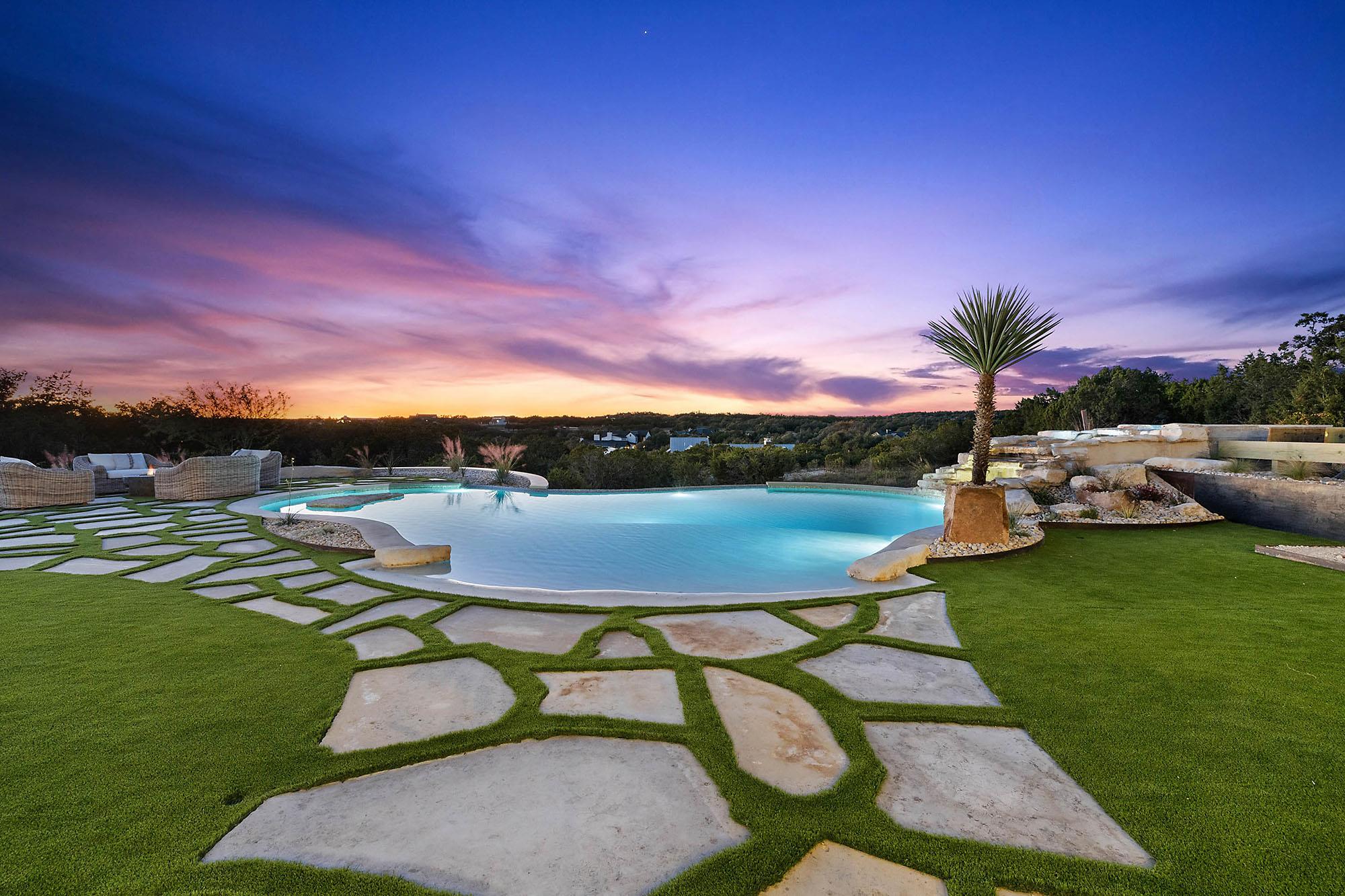 400 Medlin Creek Loop, Dripping Springs, TX 78620