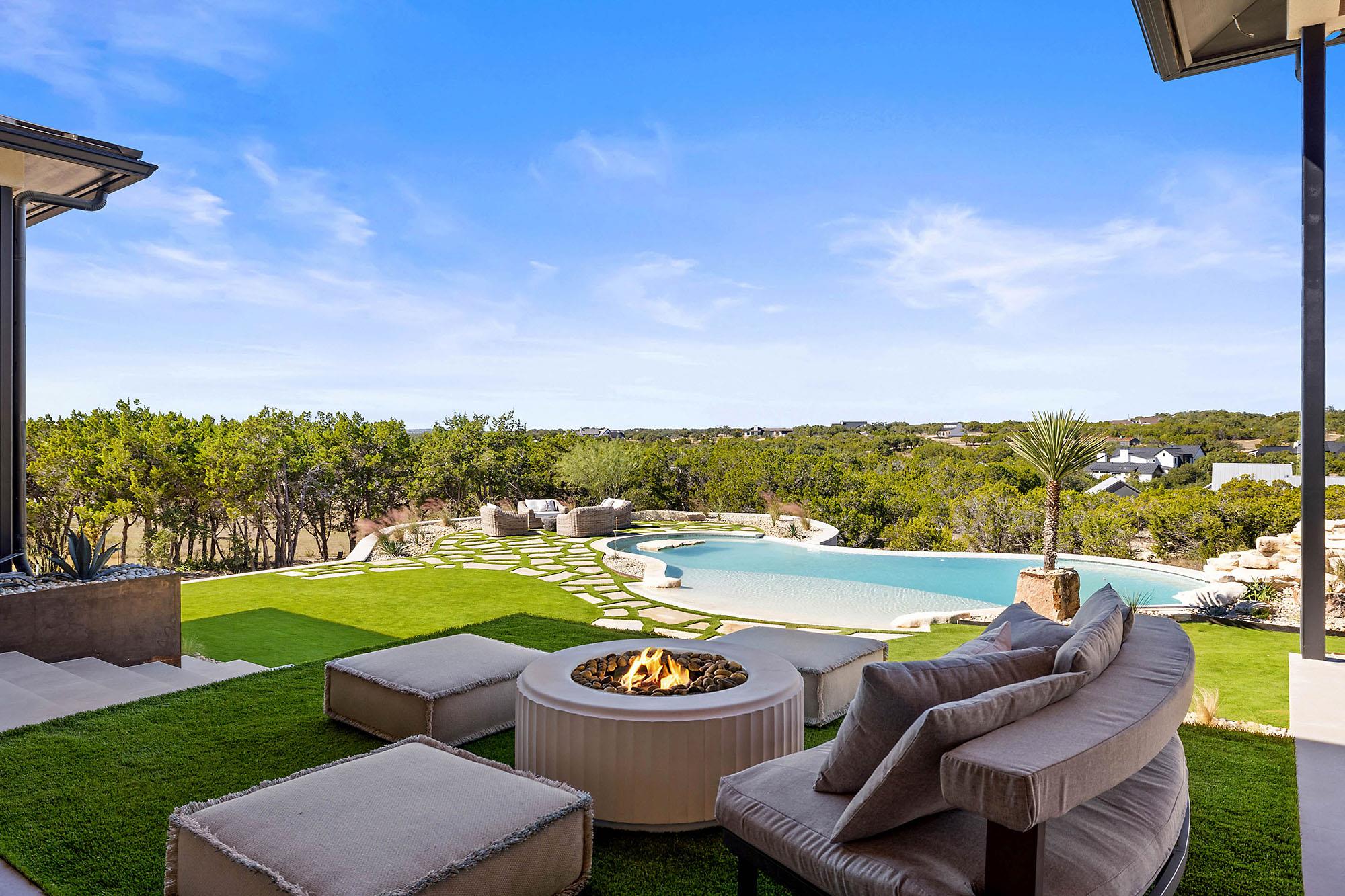 400 Medlin Creek Loop, Dripping Springs, TX 78620