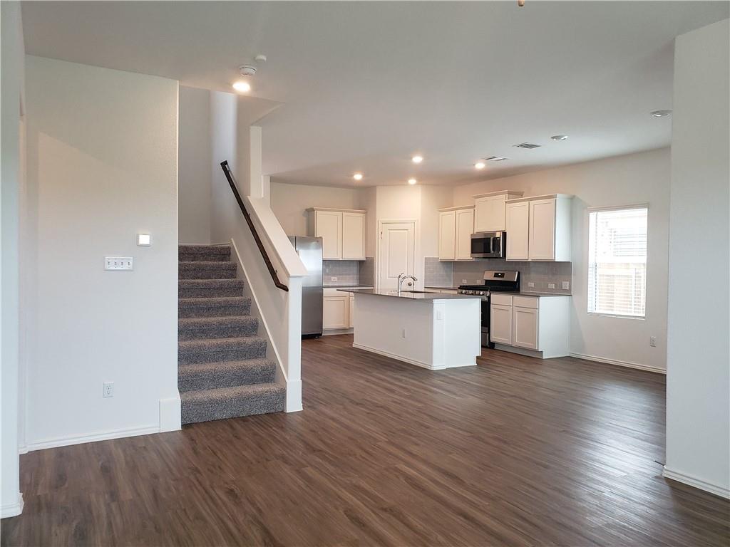 125 Wolseley Dr, Hutto, TX 78634