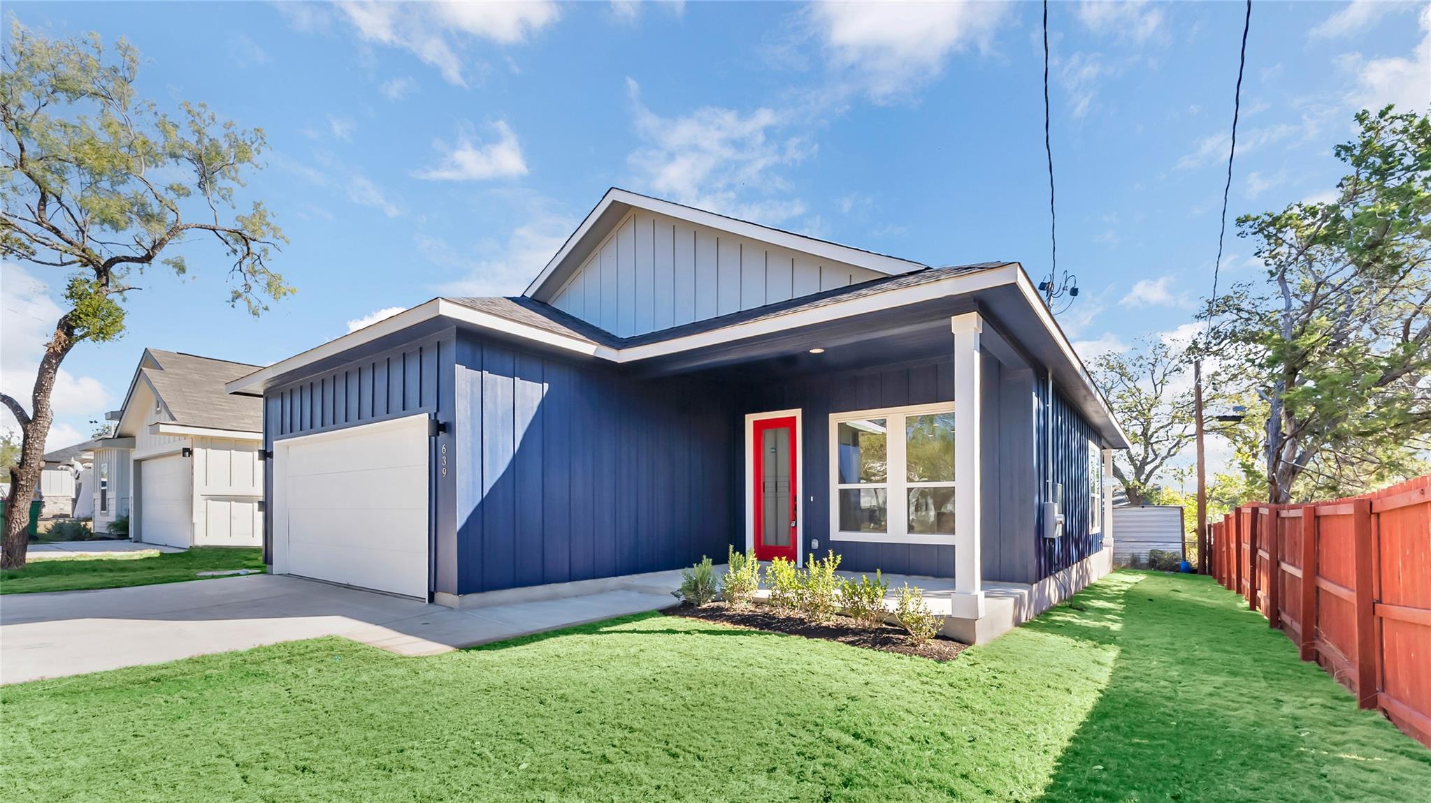 639 Magnolia Ln, Cottonwood Shores, TX 78657