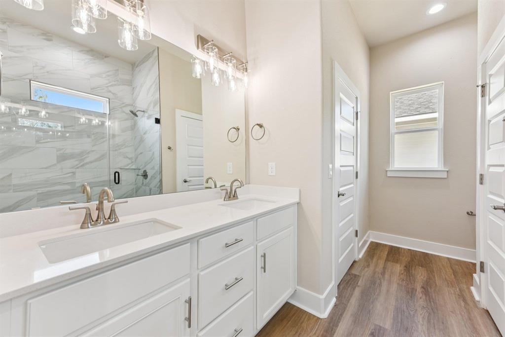 639 Magnolia Ln, Cottonwood Shores, TX 78657