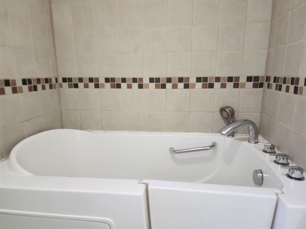 807 Country Club Rd, Georgetown, TX 78628