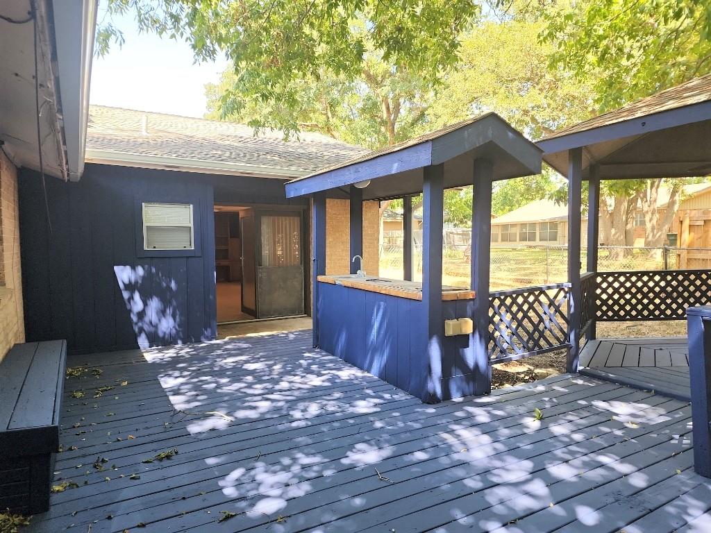 807 Country Club Rd, Georgetown, TX 78628