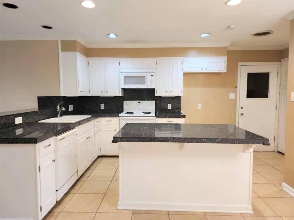 807 Country Club Rd, Georgetown, TX 78628