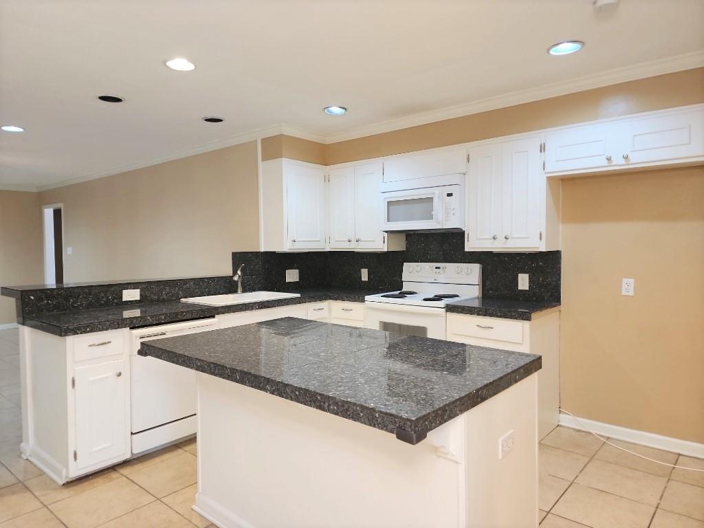 807 Country Club Rd, Georgetown, TX 78628