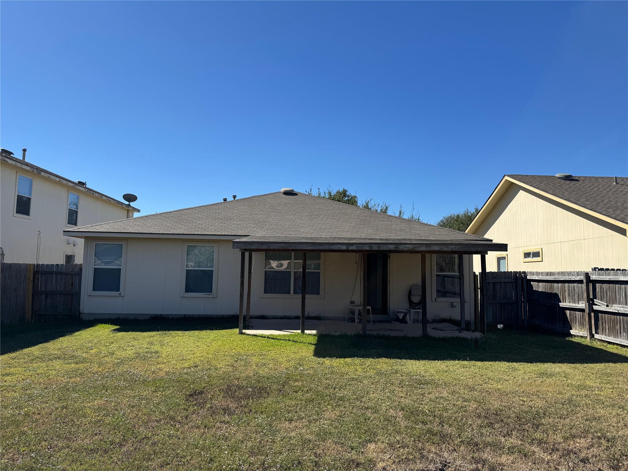 18420 Wind Tree Ln, Elgin, TX 78621