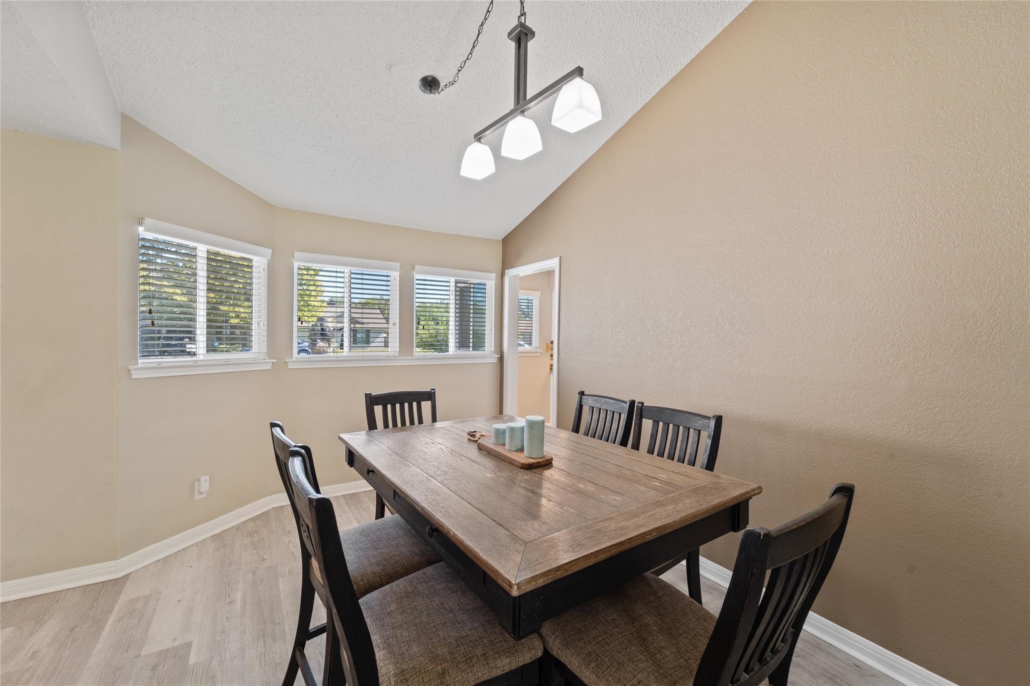 13314 Briar Hollow Dr, Austin, TX 78729