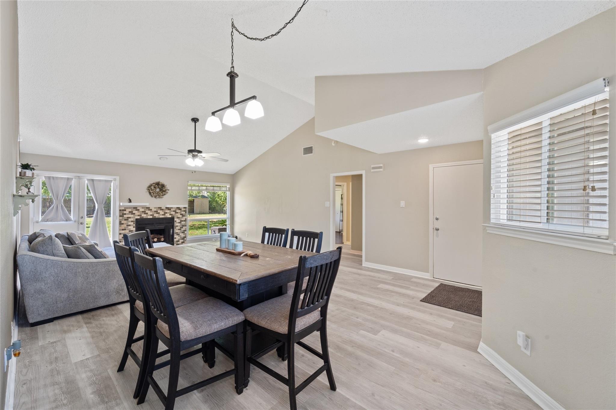 13314 Briar Hollow Dr, Austin, TX 78729