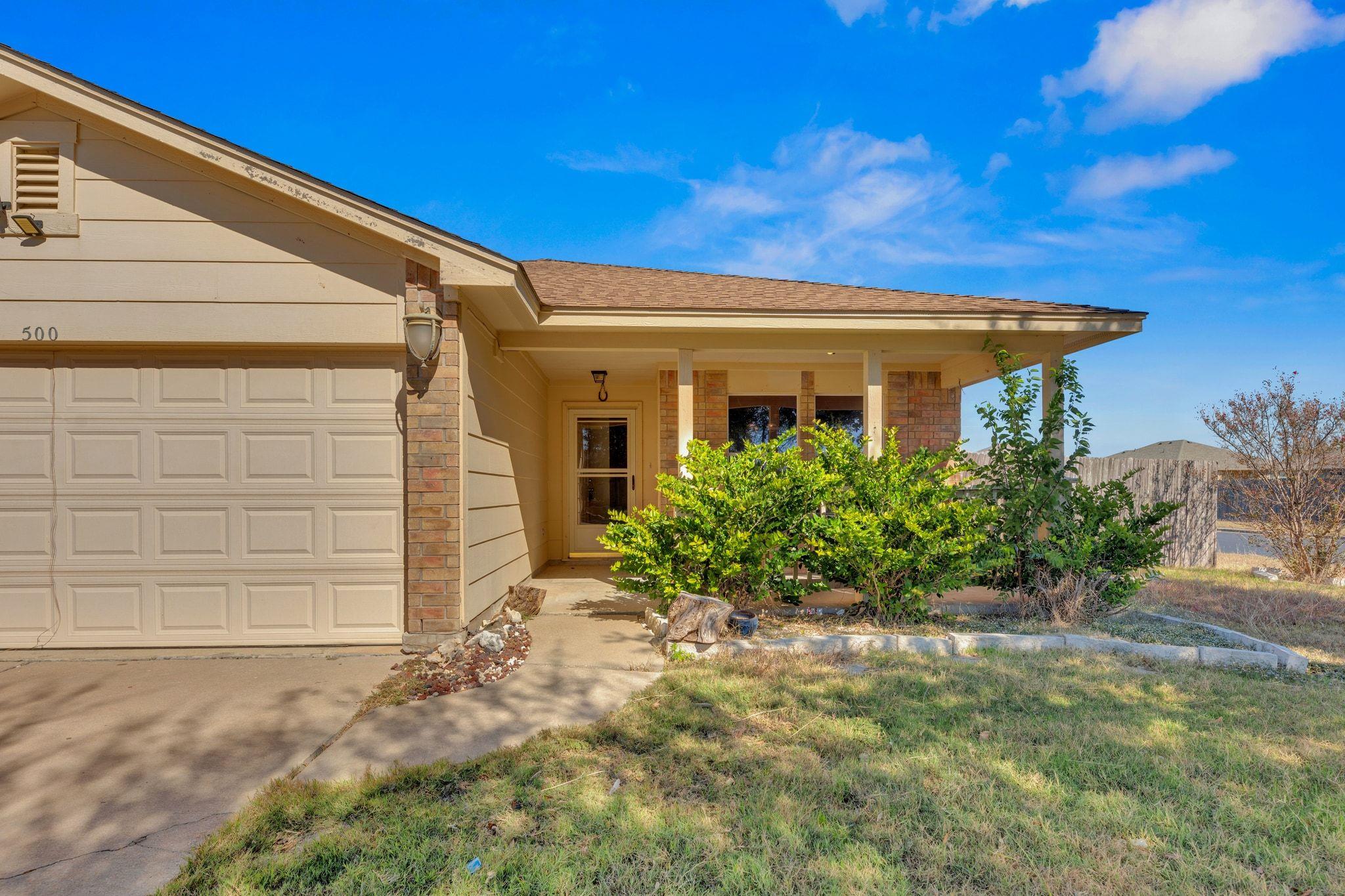 500 Mitchell Dr, Hutto, TX 78634