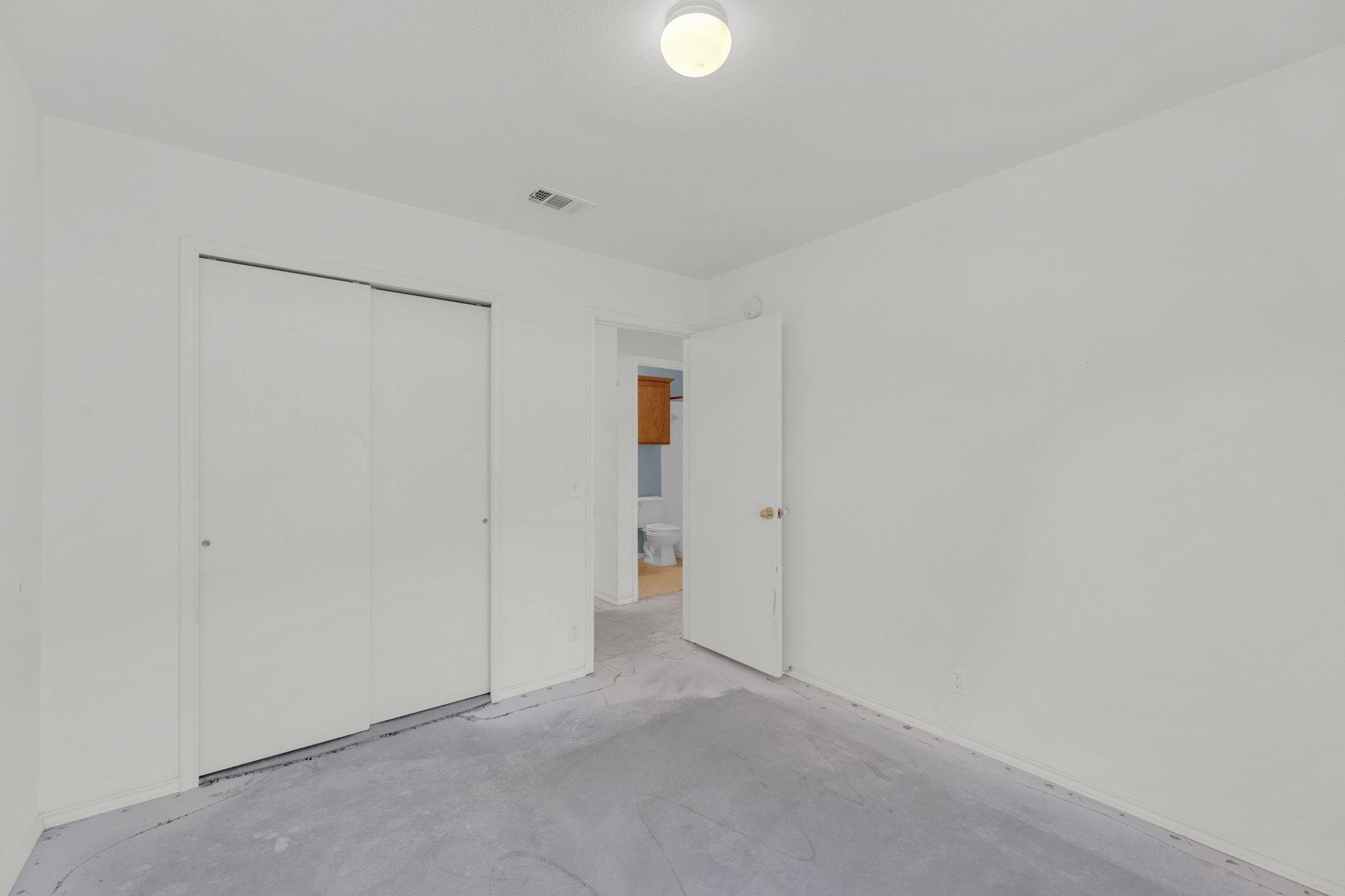 500 Mitchell Dr, Hutto, TX 78634