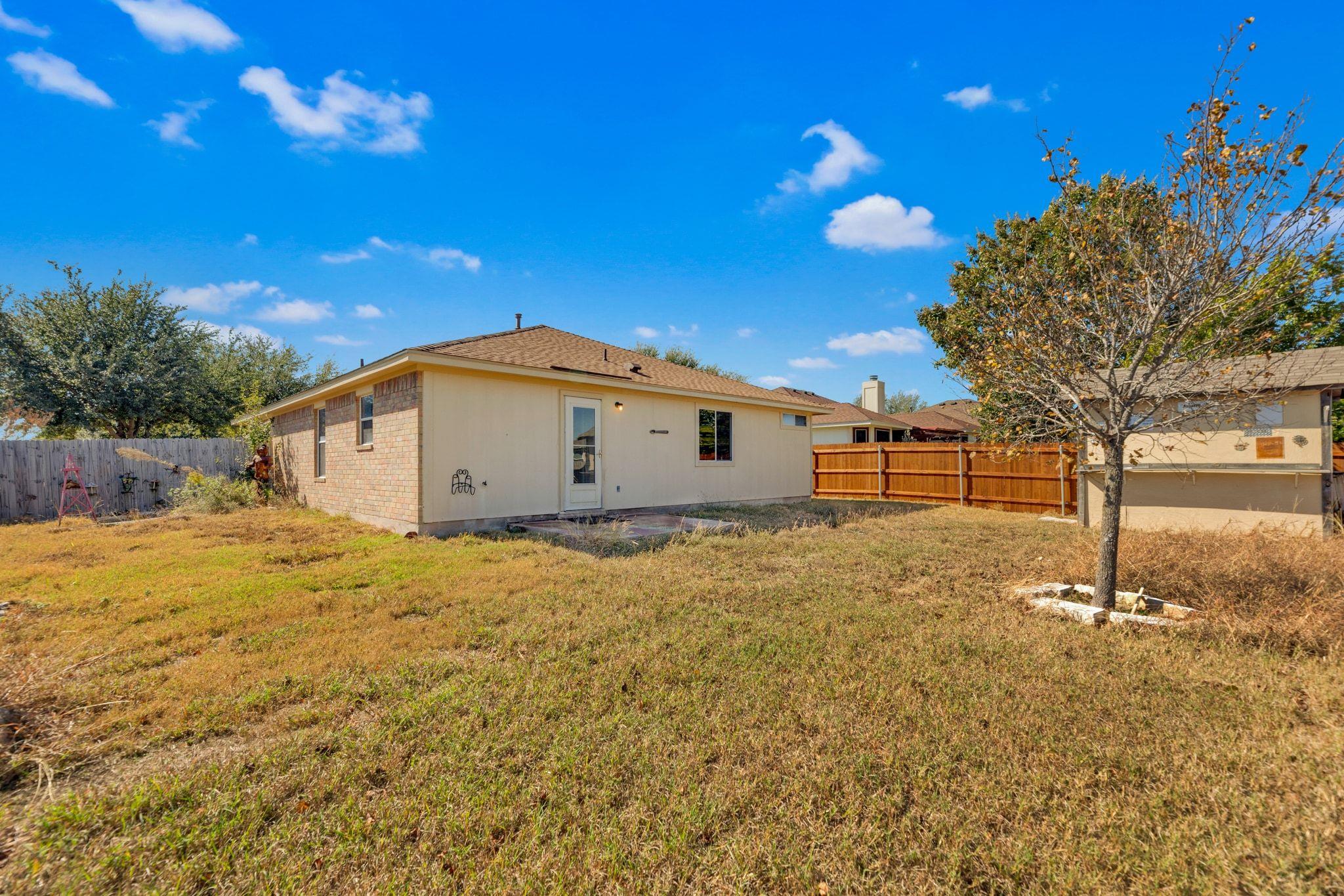 500 Mitchell Dr, Hutto, TX 78634