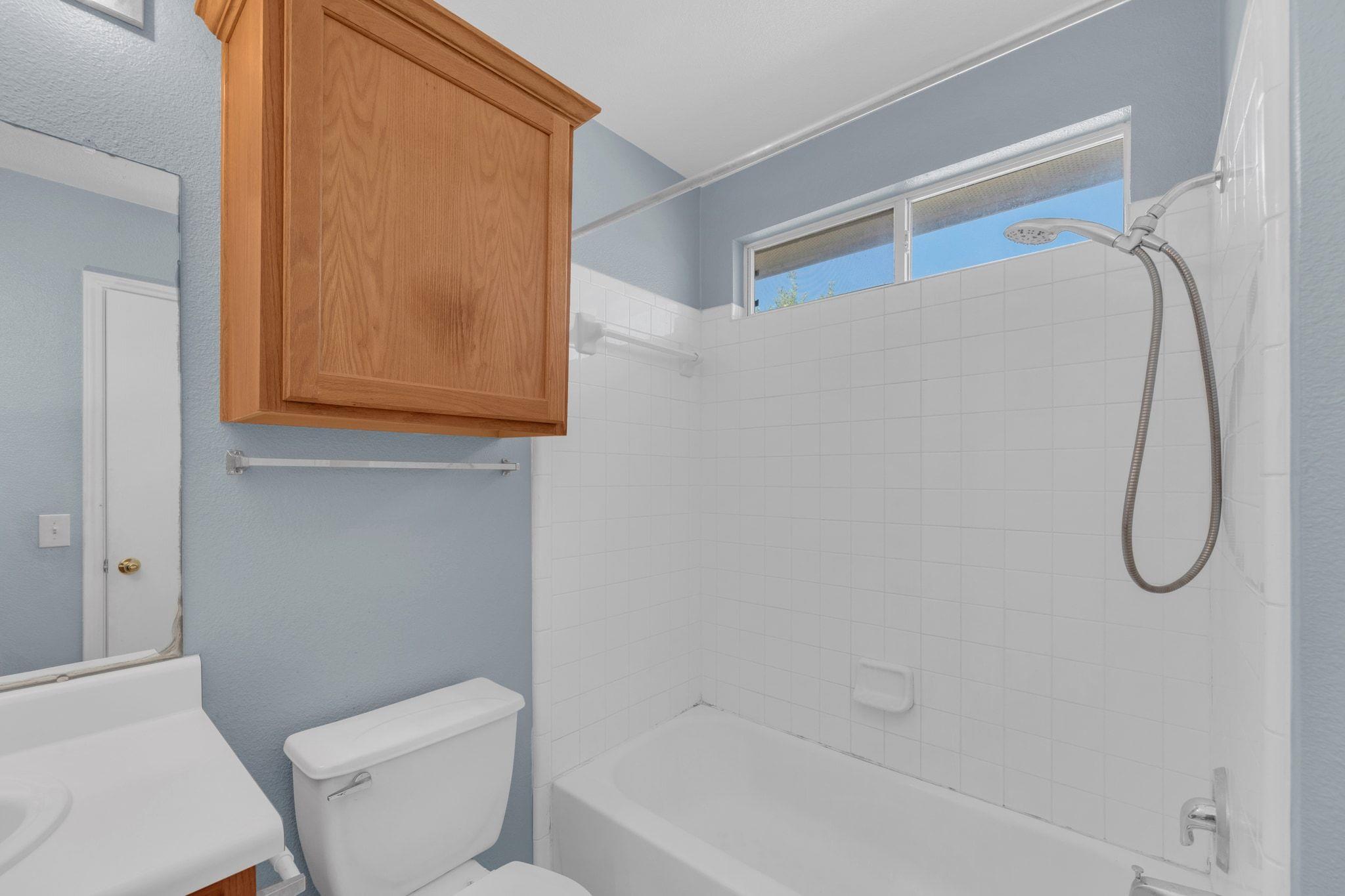 500 Mitchell Dr, Hutto, TX 78634