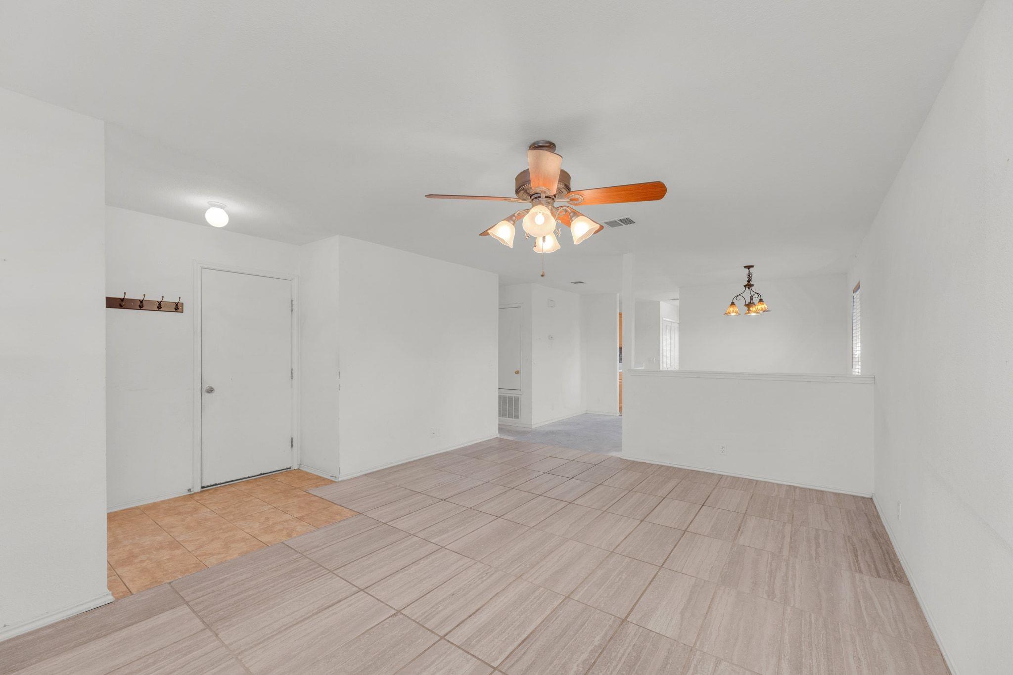 500 Mitchell Dr, Hutto, TX 78634