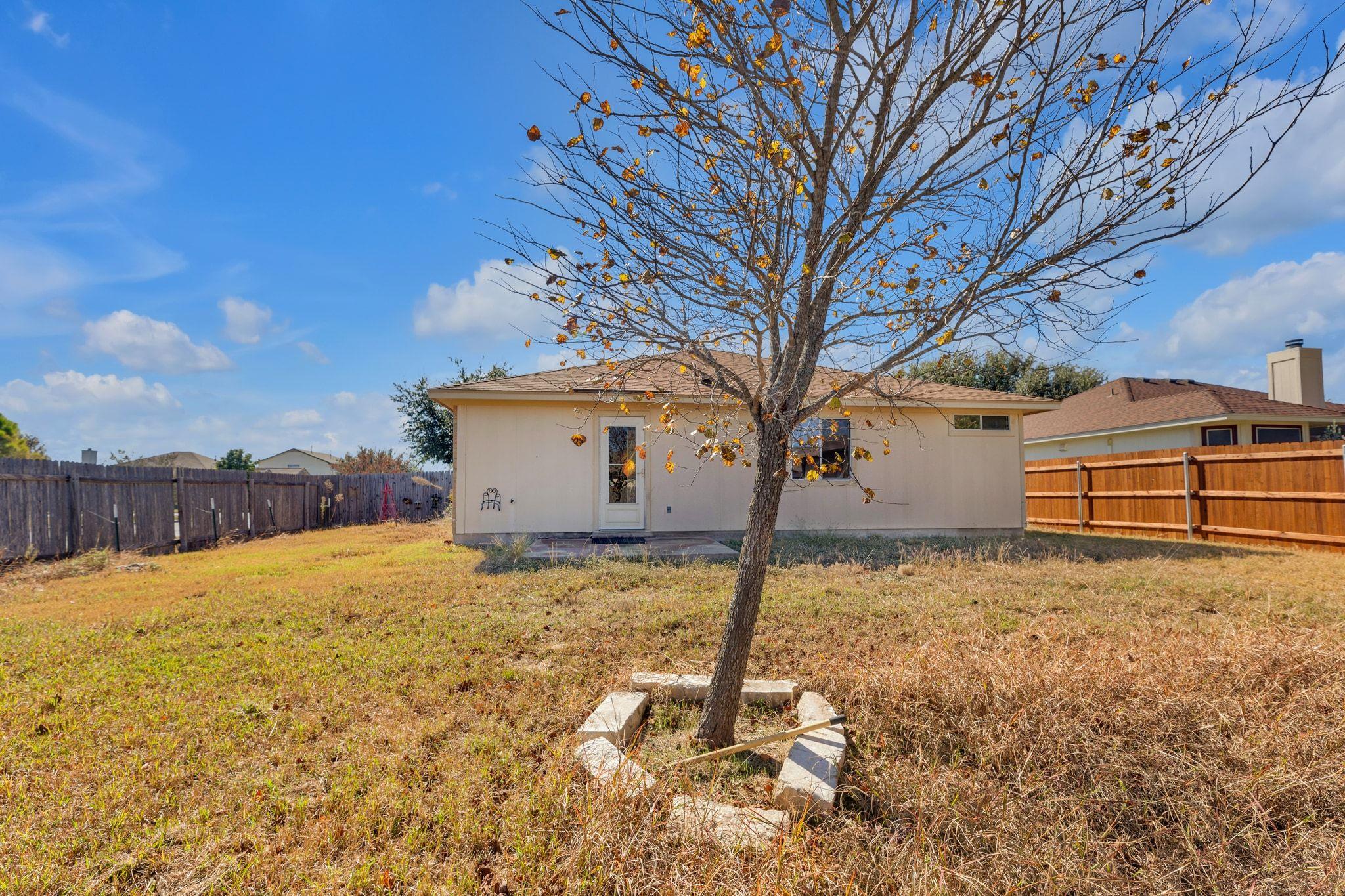 500 Mitchell Dr, Hutto, TX 78634