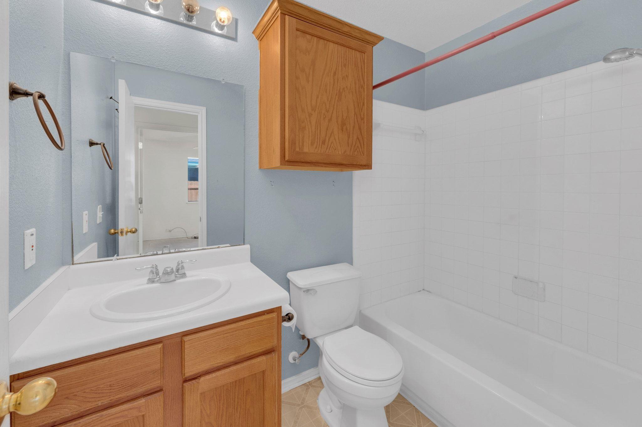 500 Mitchell Dr, Hutto, TX 78634