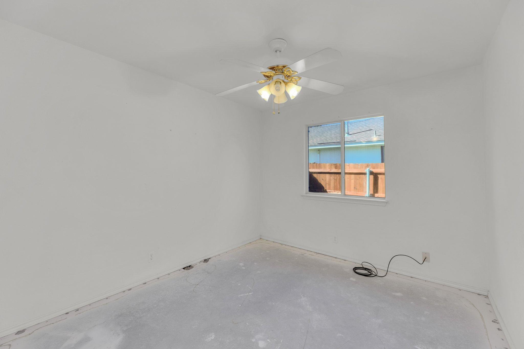 500 Mitchell Dr, Hutto, TX 78634