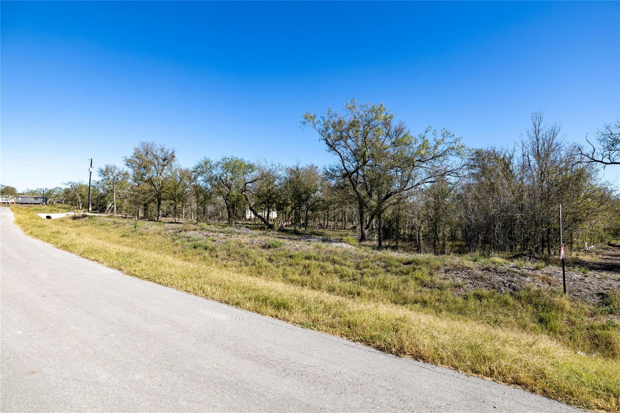 137 Baylen Clifton Ln, Lockhart, TX 78644