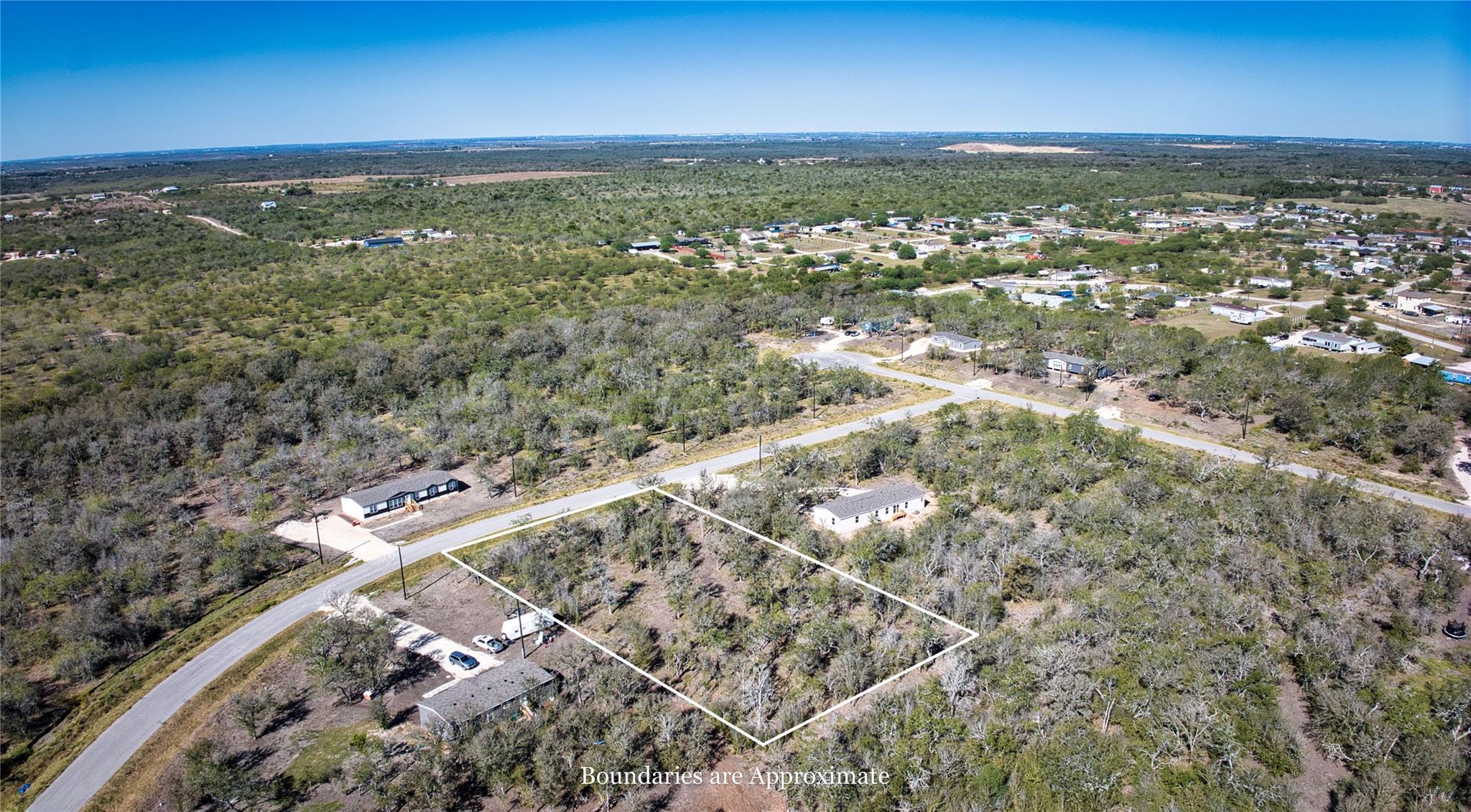 137 Baylen Clifton Ln, Lockhart, TX 78644