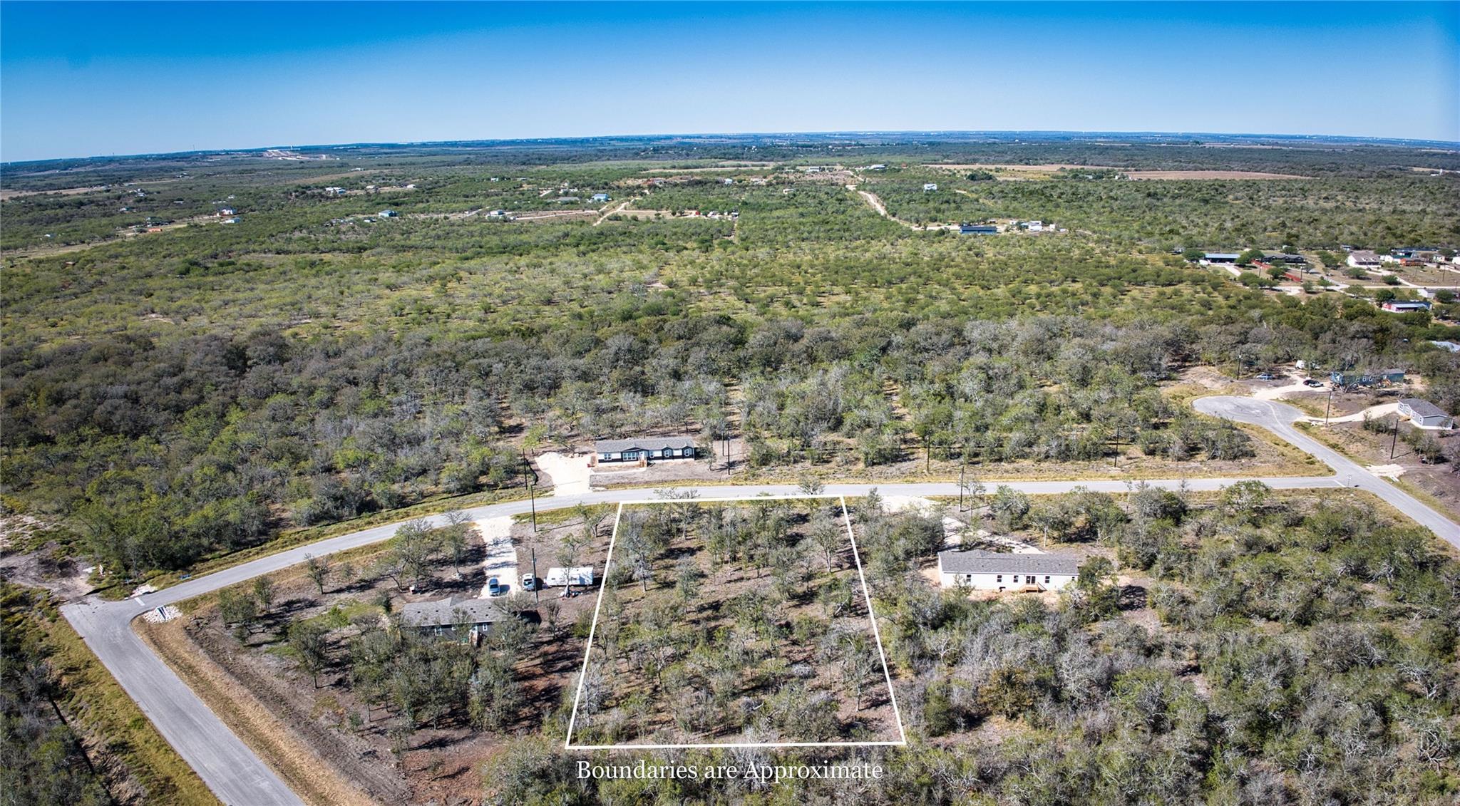 137 Baylen Clifton Ln, Lockhart, TX 78644