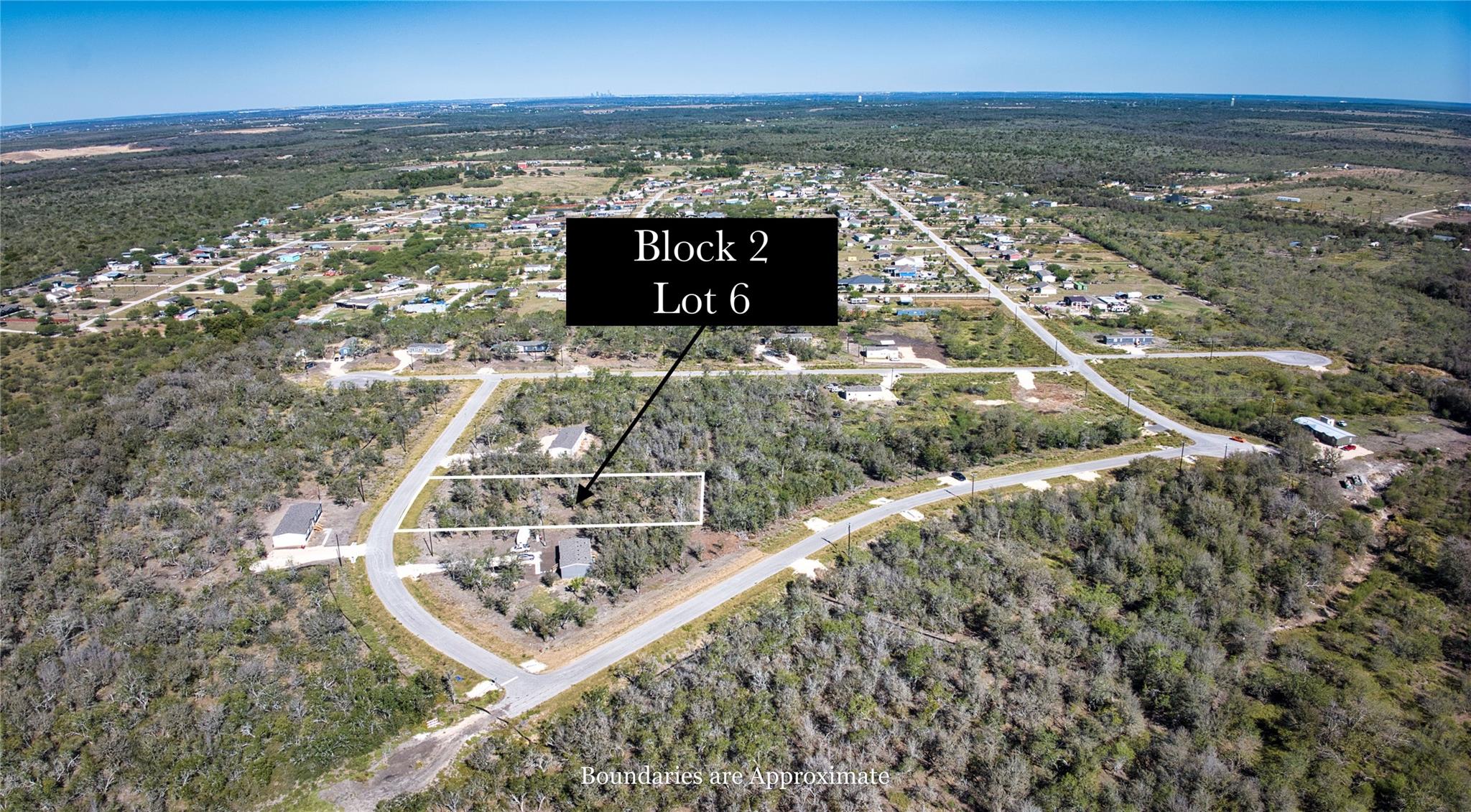 137 Baylen Clifton Ln, Lockhart, TX 78644