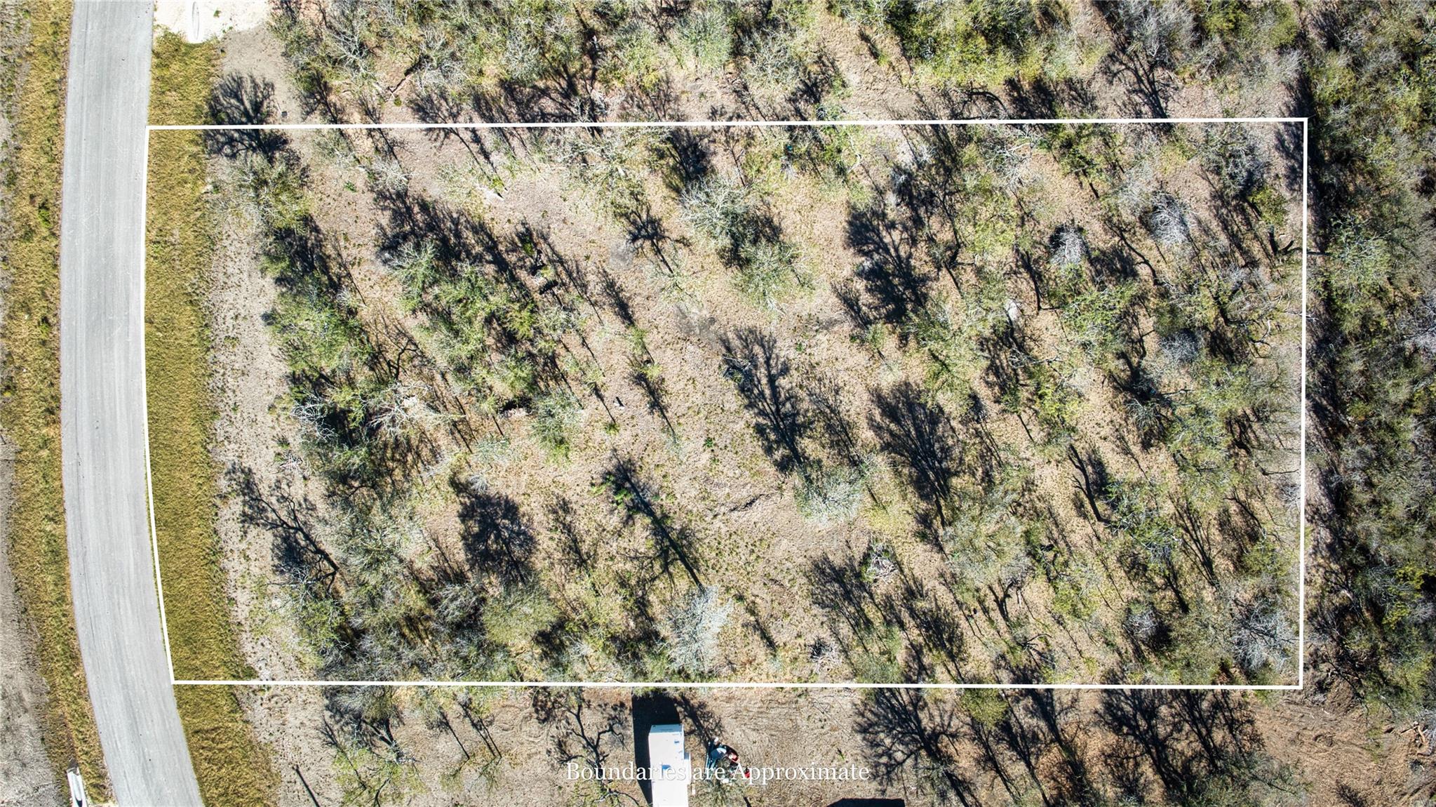 137 Baylen Clifton Ln, Lockhart, TX 78644