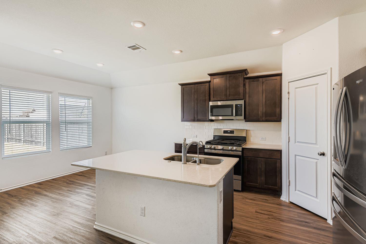 210 Montego St, Hutto, TX 78634