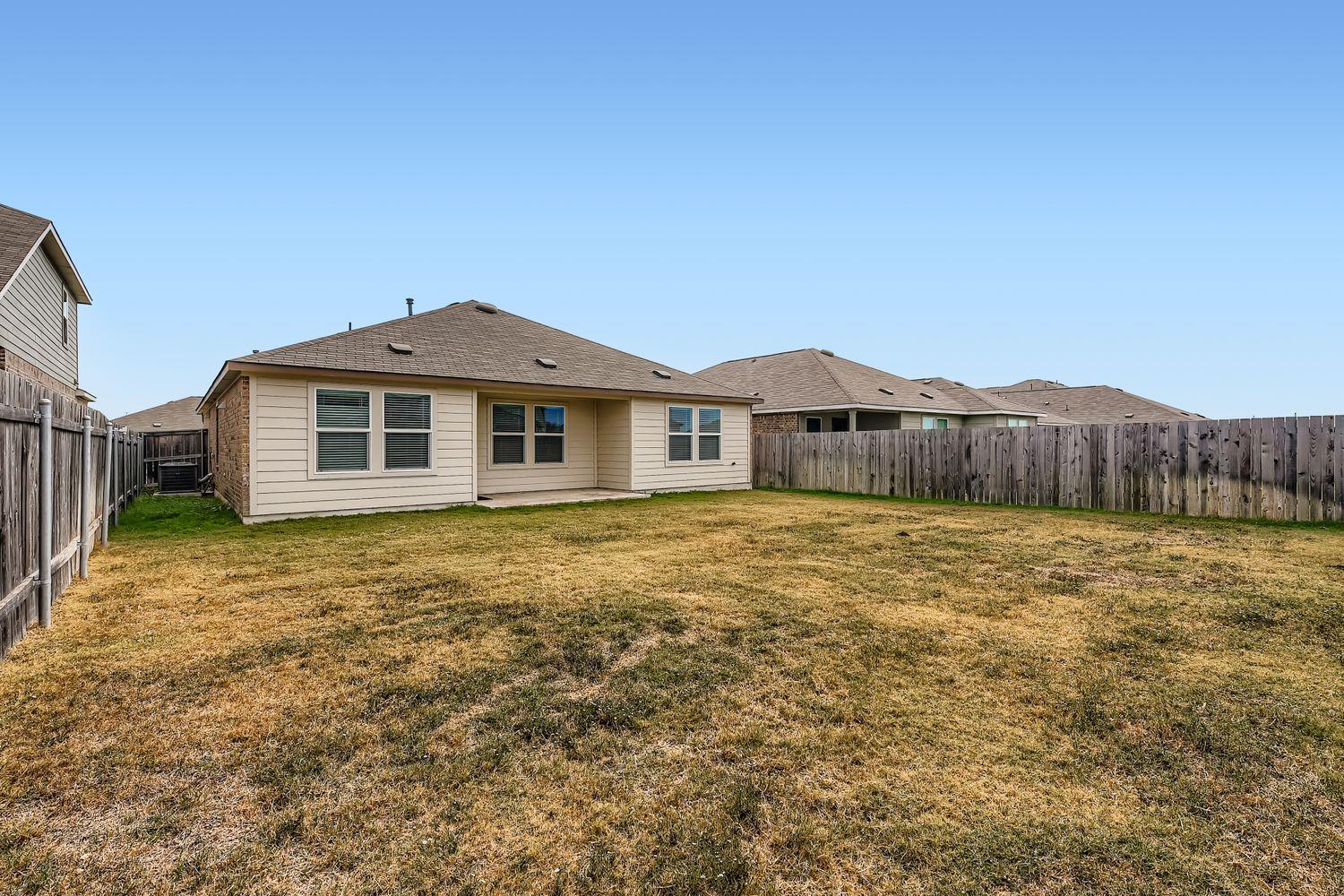 210 Montego St, Hutto, TX 78634