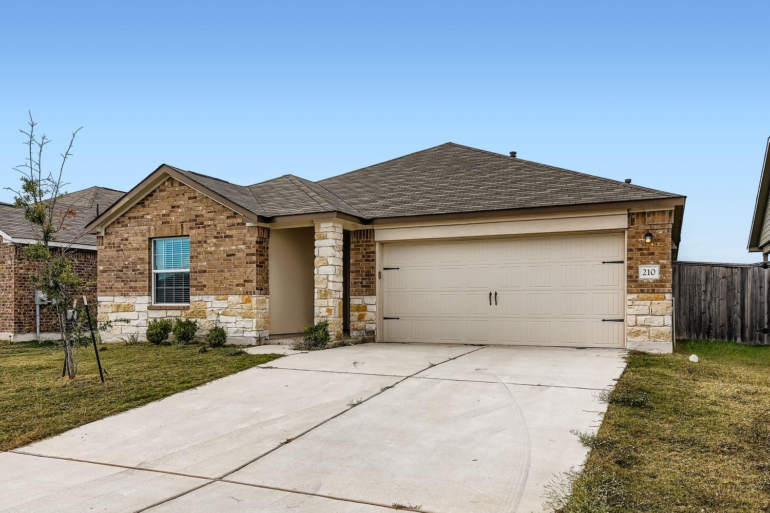 210 Montego St, Hutto, TX 78634