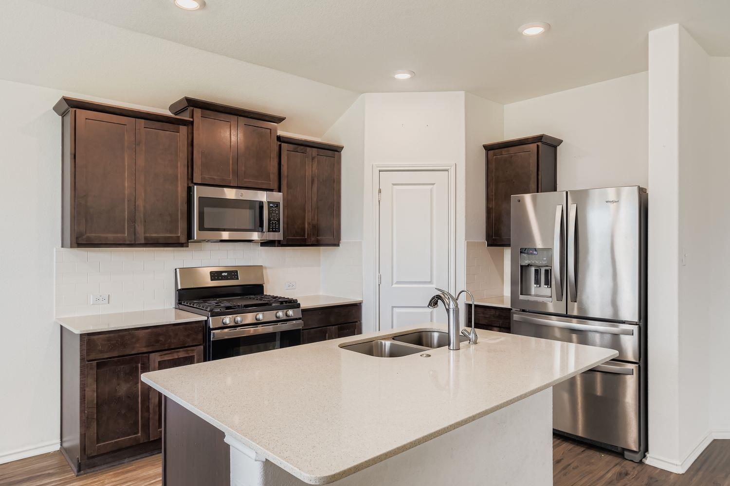 210 Montego St, Hutto, TX 78634