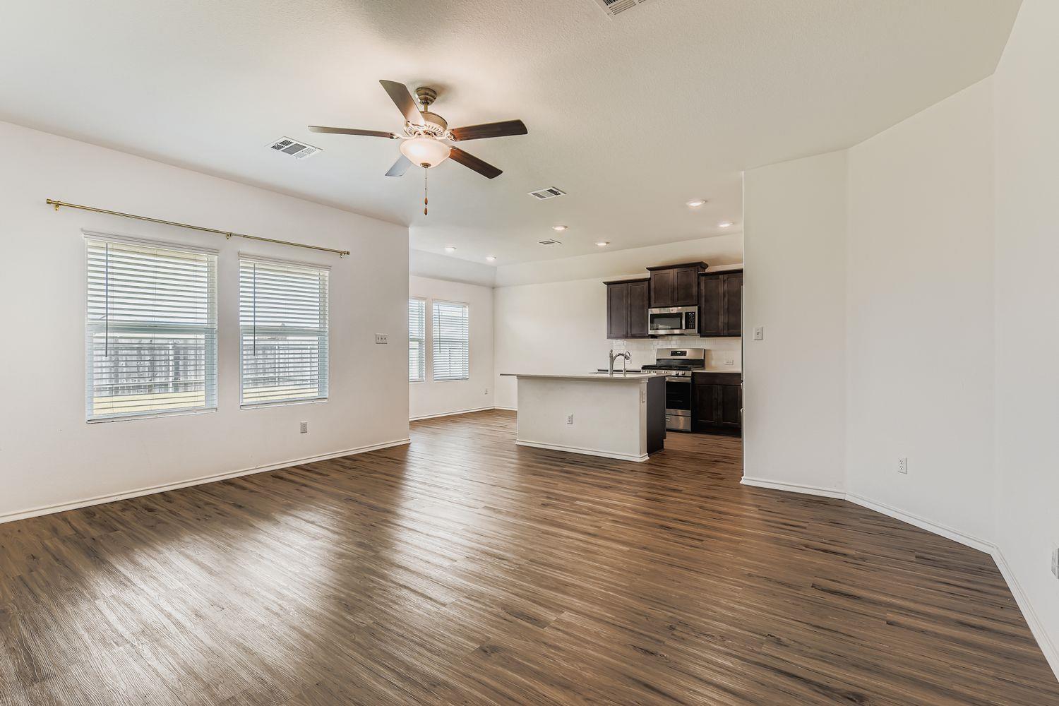 210 Montego St, Hutto, TX 78634