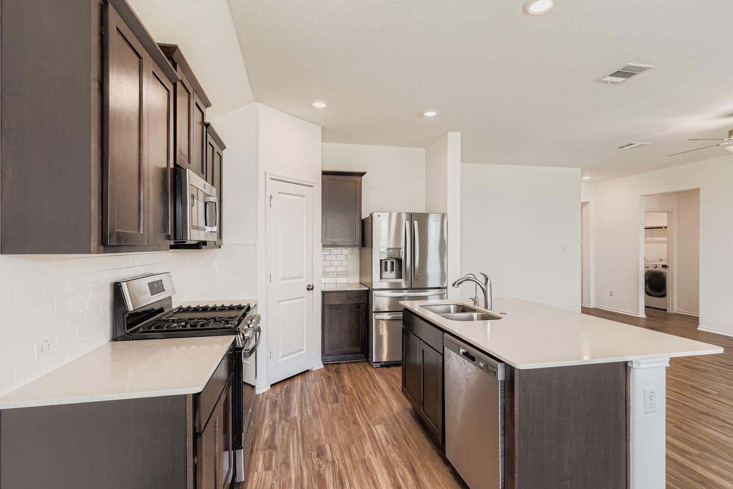 210 Montego St, Hutto, TX 78634