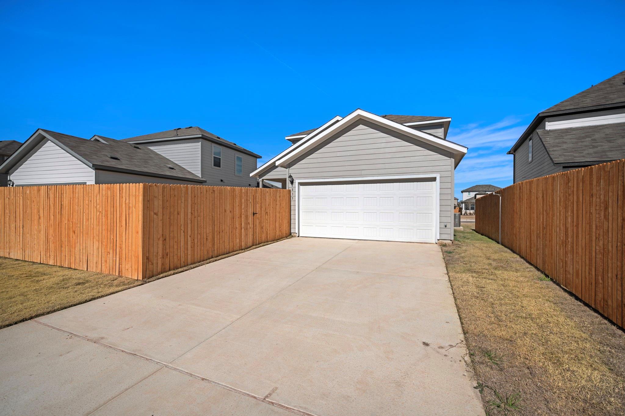 833 Long Run, Liberty Hill, TX 78642