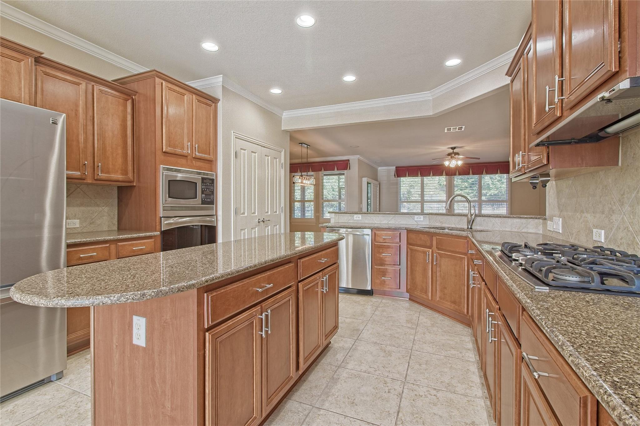 411 Capote Peak Dr, Georgetown, TX 78633