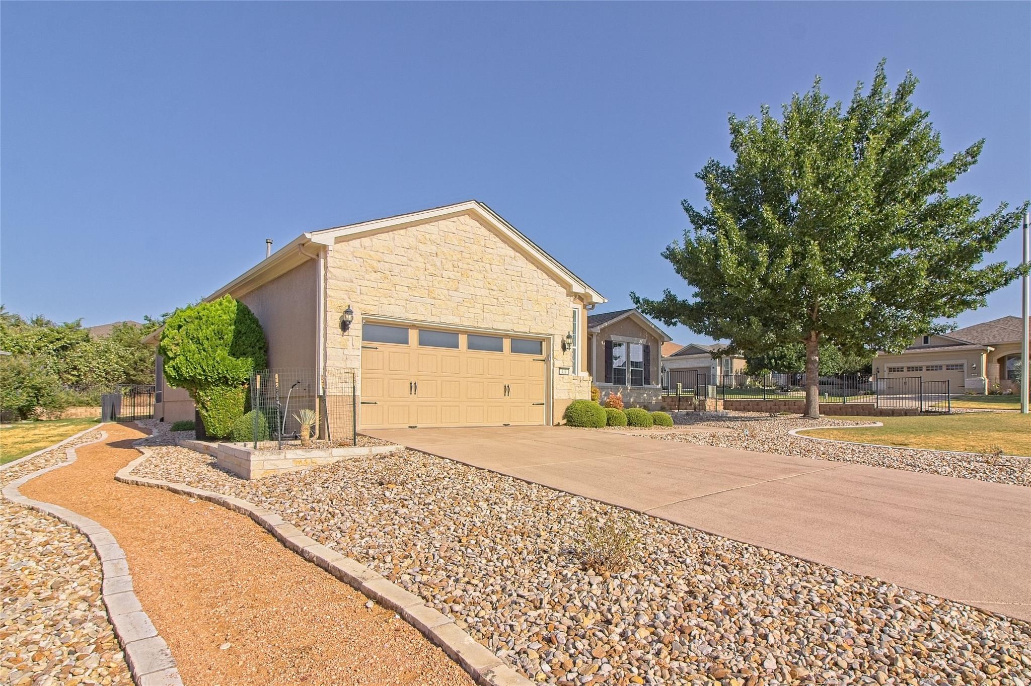 411 Capote Peak Dr, Georgetown, TX 78633