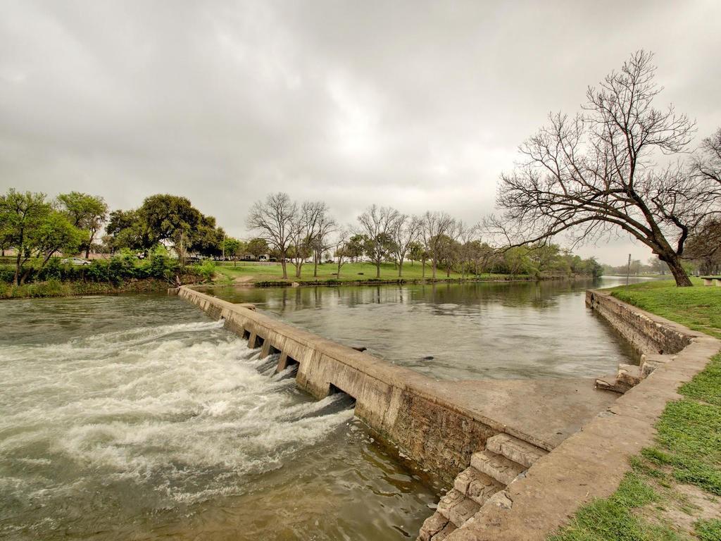 411 Capote Peak Dr, Georgetown, TX 78633