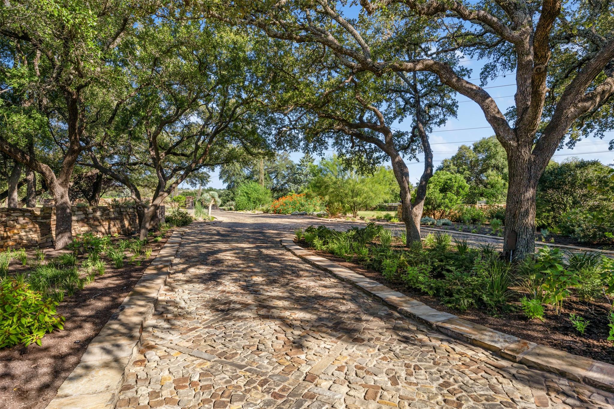 165 Plaza Escondido, Horseshoe Bay, TX 78657