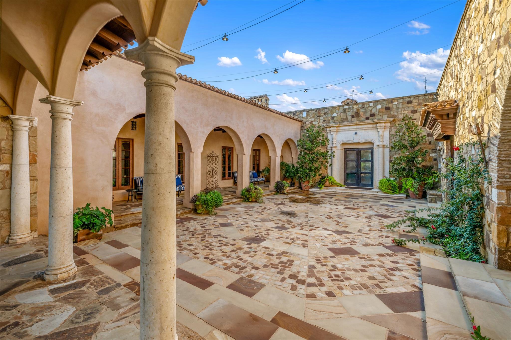 165 Plaza Escondido, Horseshoe Bay, TX 78657