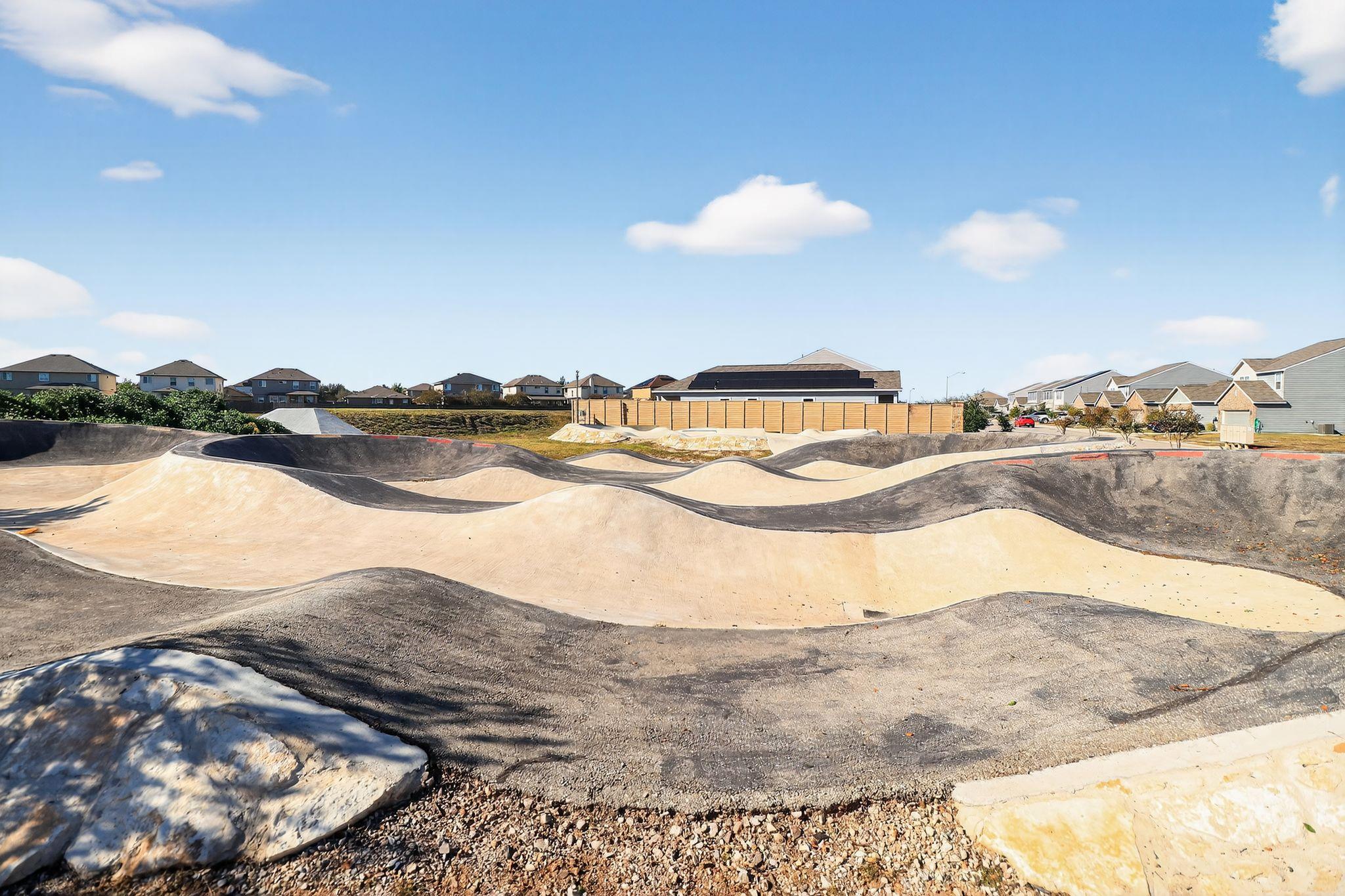 137 Miracle Dr, Jarrell, TX 76537