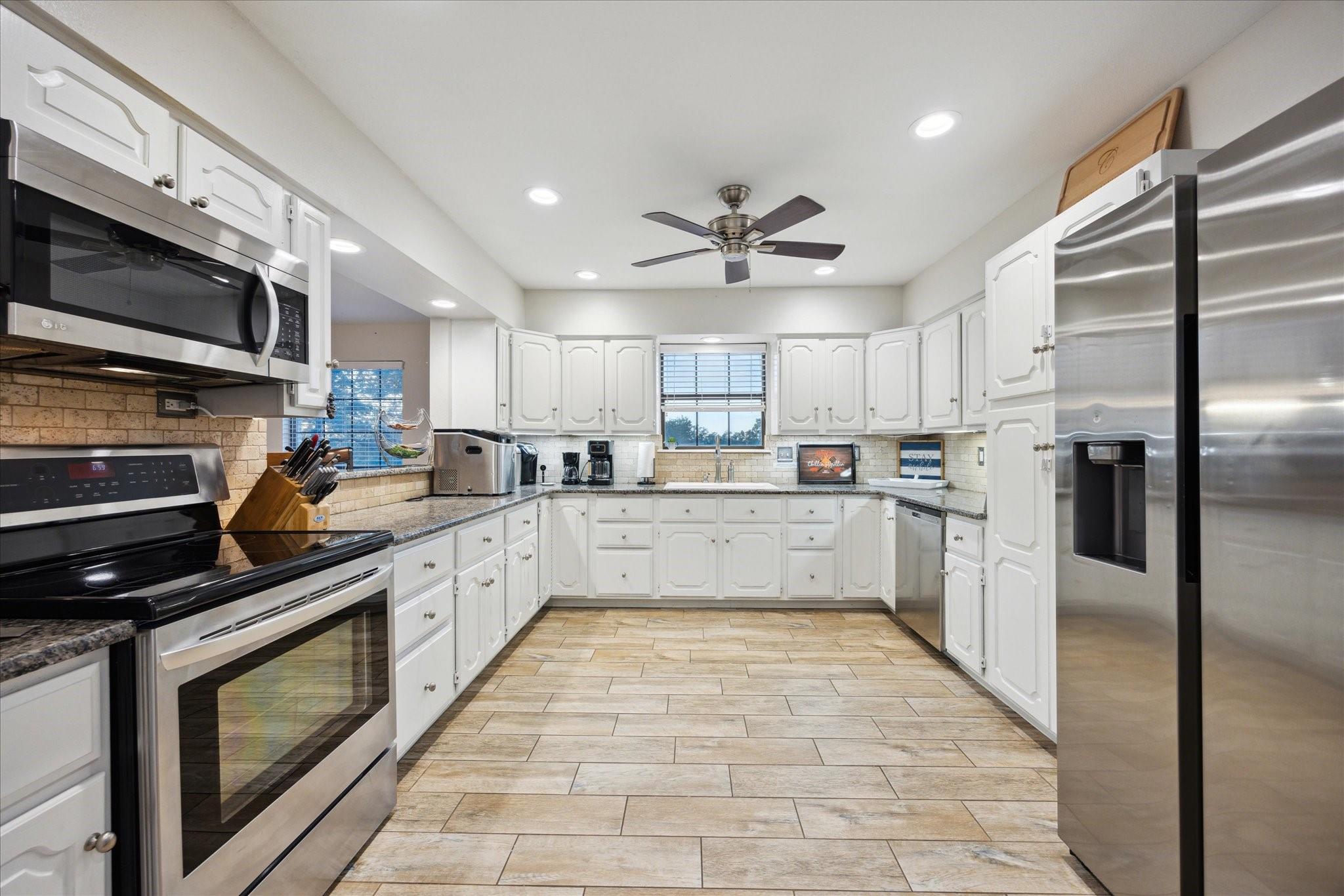 2232 Glenn Dr, Canyon Lake, TX 78133