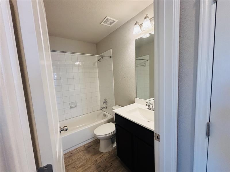 1320 Walden Pond Dr, Pflugerville, TX 78660