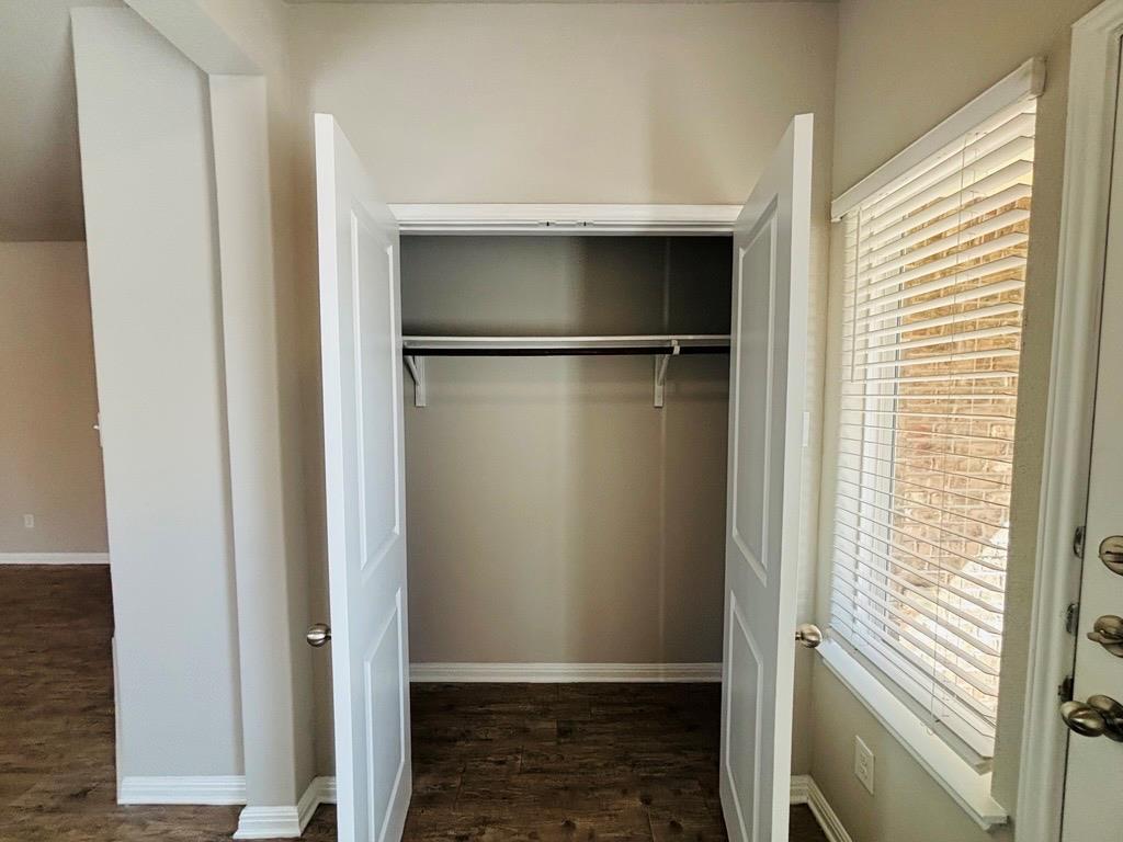 1320 Walden Pond Dr, Pflugerville, TX 78660