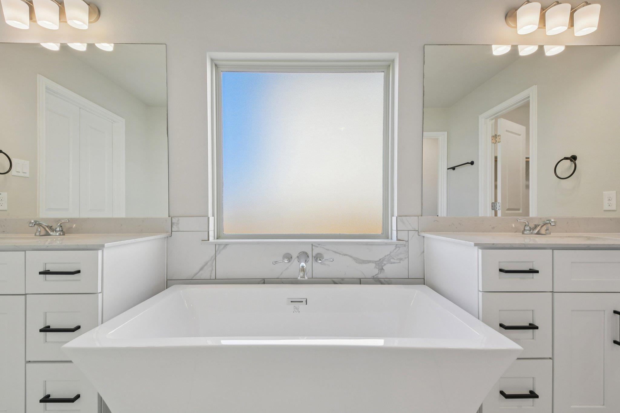 112 Comet Pointe Dr, Georgetown, TX 78628