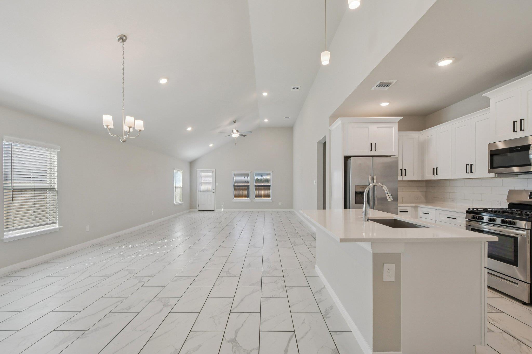 112 Comet Pointe Dr, Georgetown, TX 78628