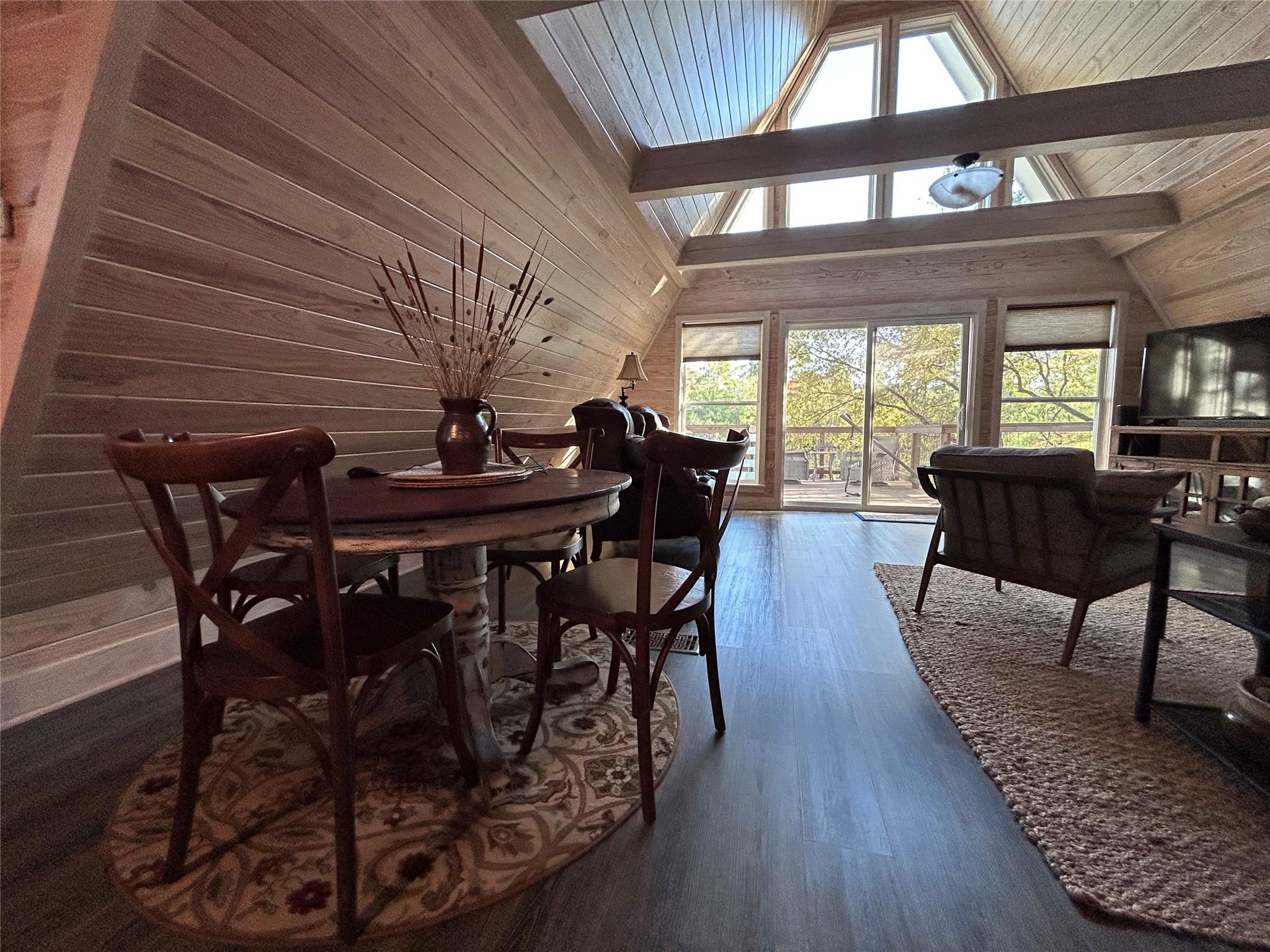 232 Clear Lake Drive Dr, La Grange, TX 78945