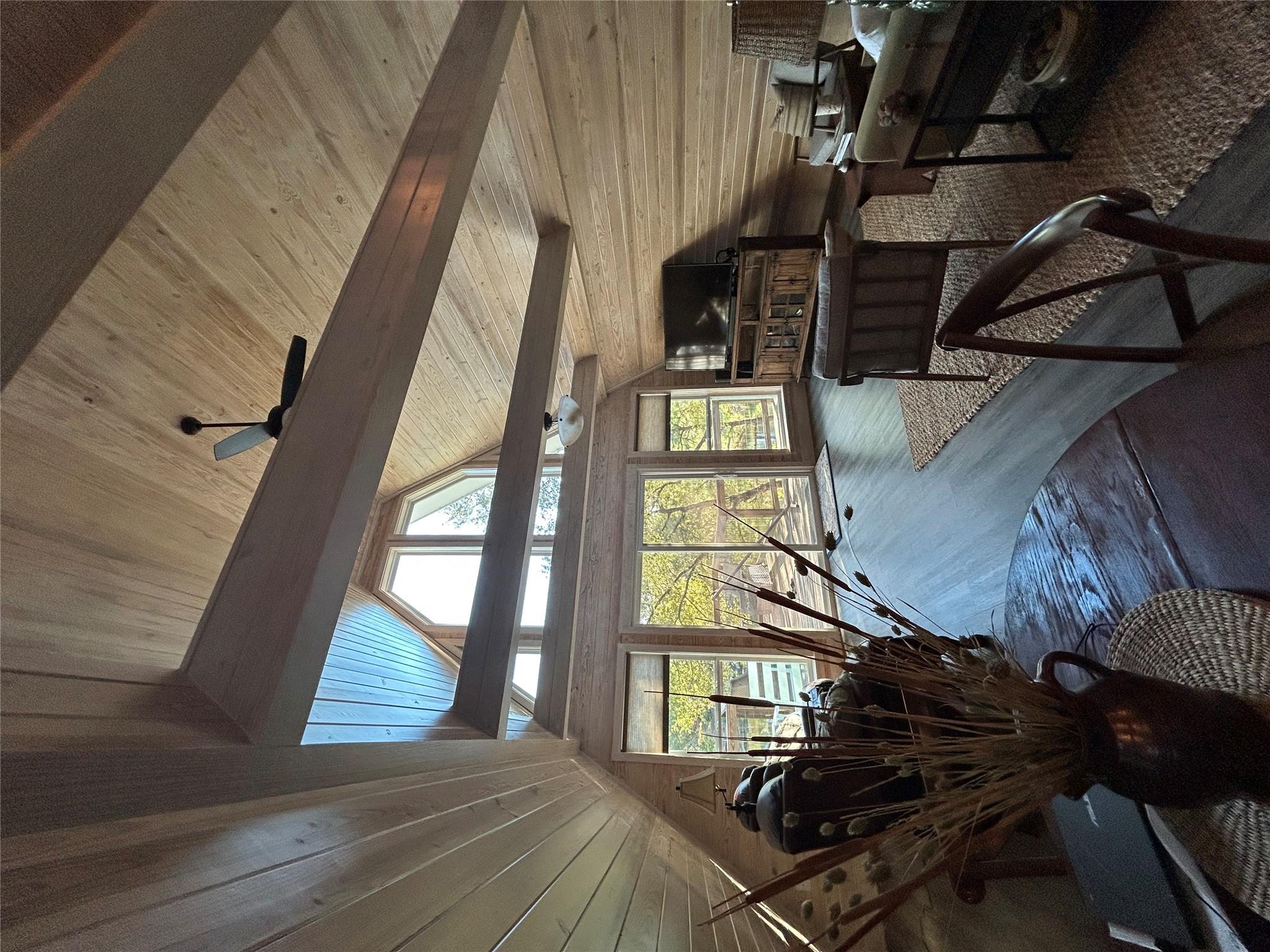 232 Clear Lake Drive Dr, La Grange, TX 78945