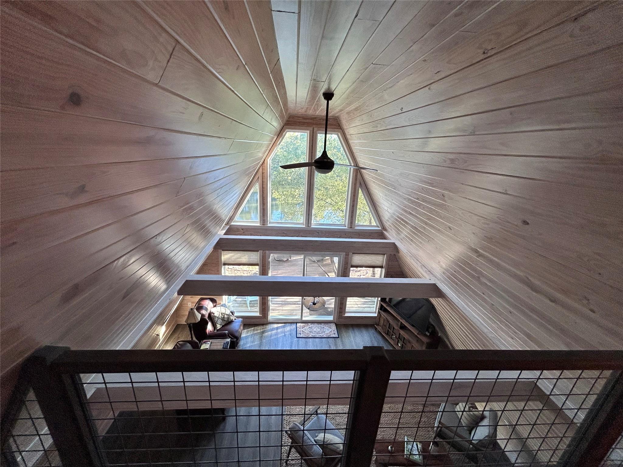 232 Clear Lake Drive Dr, La Grange, TX 78945